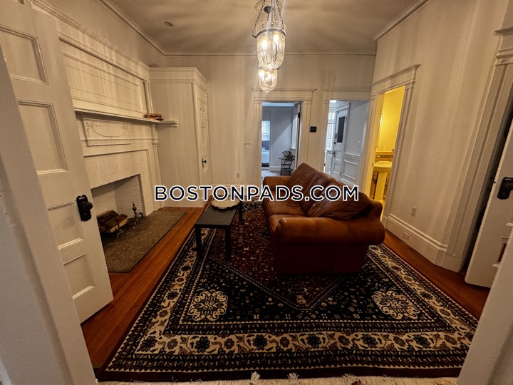 brookline-apartment-for-rent-4-bedrooms-25-baths-washington-square-6800-8003617 