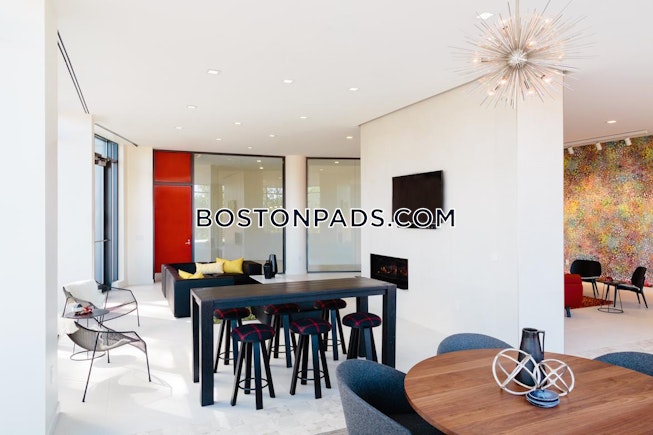 Boston - $4,648 /mo