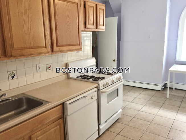 Brookline - $3,700 /mo