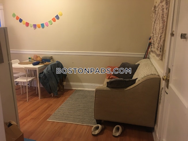 Boston - $3,000 /mo