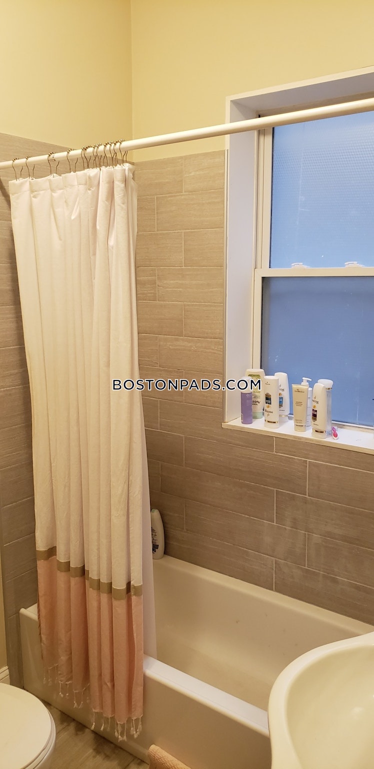 Commonwealth Ave., Boston