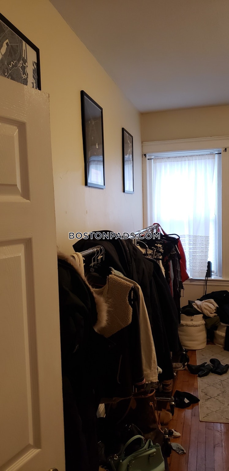 Commonwealth Ave., Boston