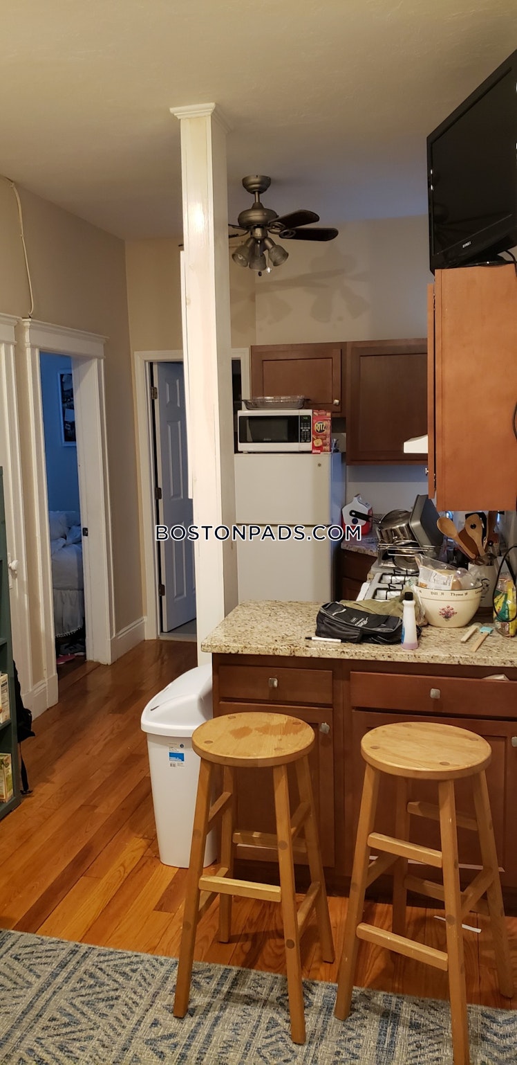 Commonwealth Ave., Boston