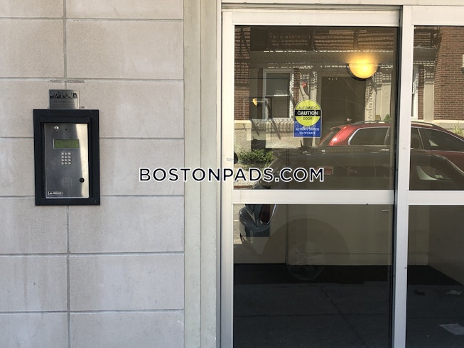 Boston - $3,500 /mo