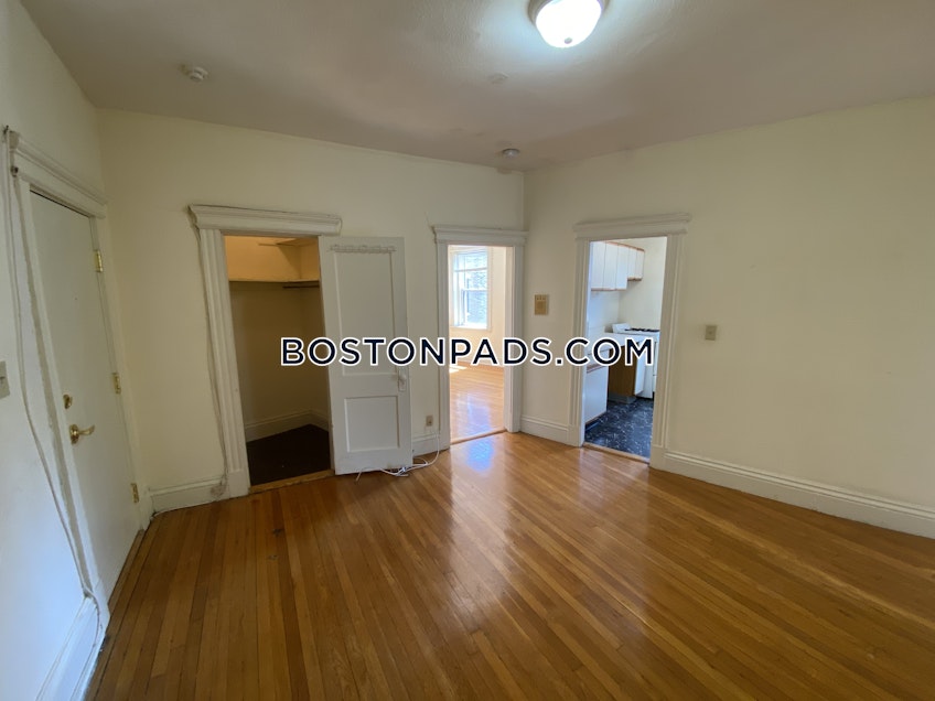 Boston - $3,600 /month