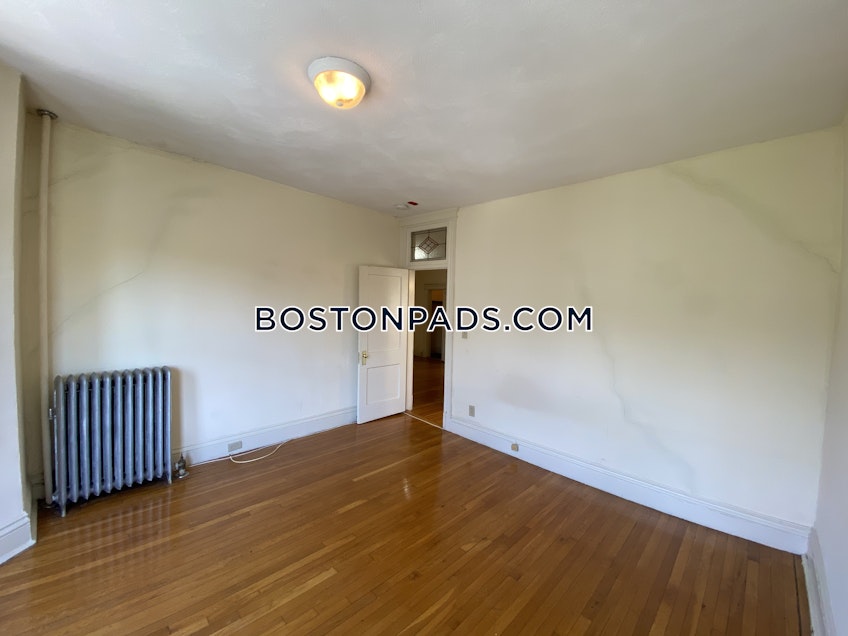 Boston - $3,600 /month