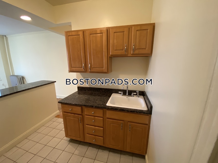 Boston - $1,975 /month