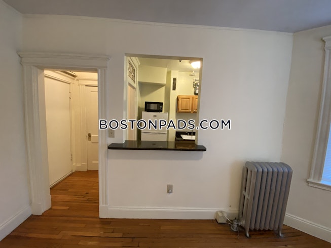 Boston - $2,025 /mo