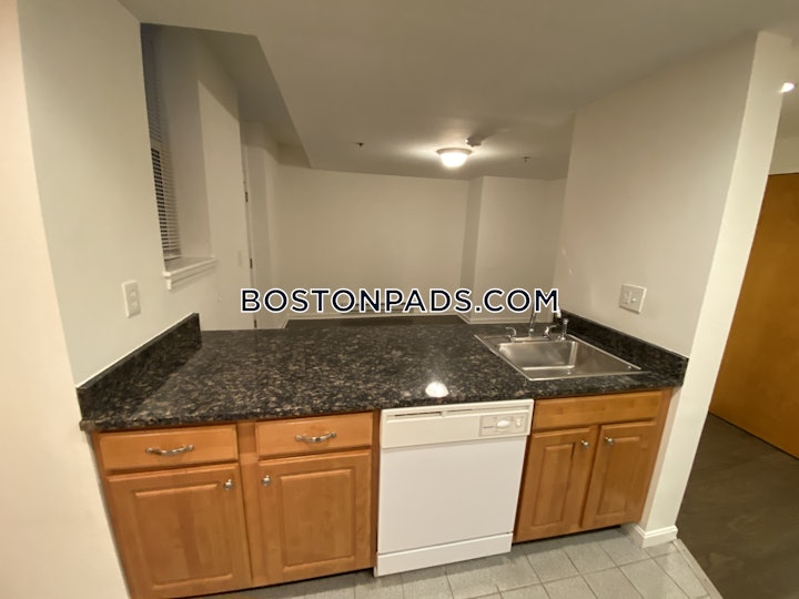 fenwaykenmore-apartment-for-rent-1-bedroom-1-bath-boston-2650-4550640 