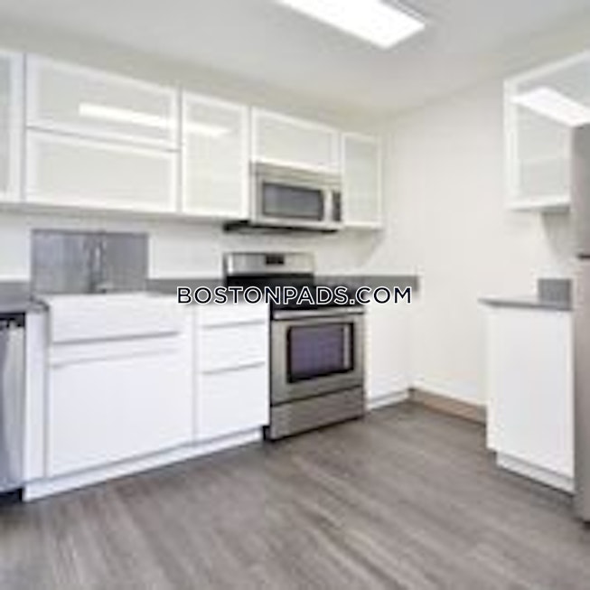 Boston - $3,050 /mo