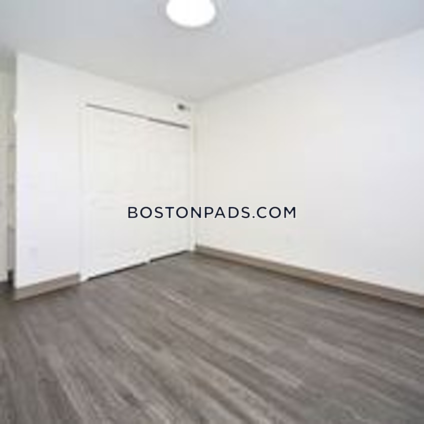 Boston - $2,595 /month