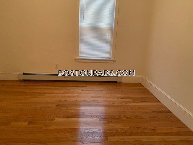 Boston - $3,000 /mo