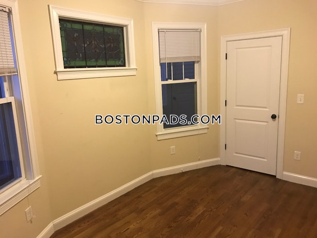 Boston - $4,000 /mo