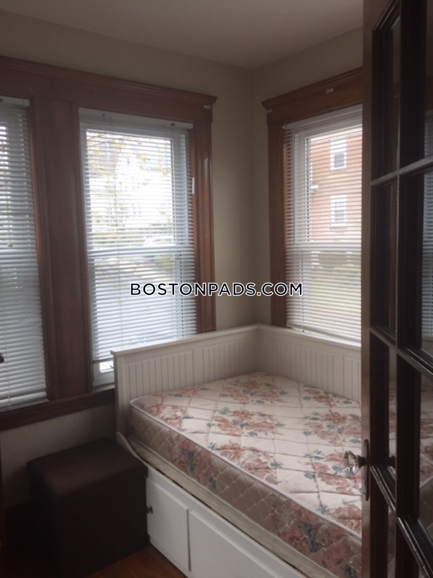 Boston - $3,900 /month