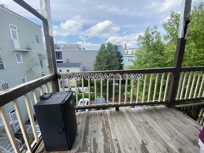 Boston - $2,395 /mo