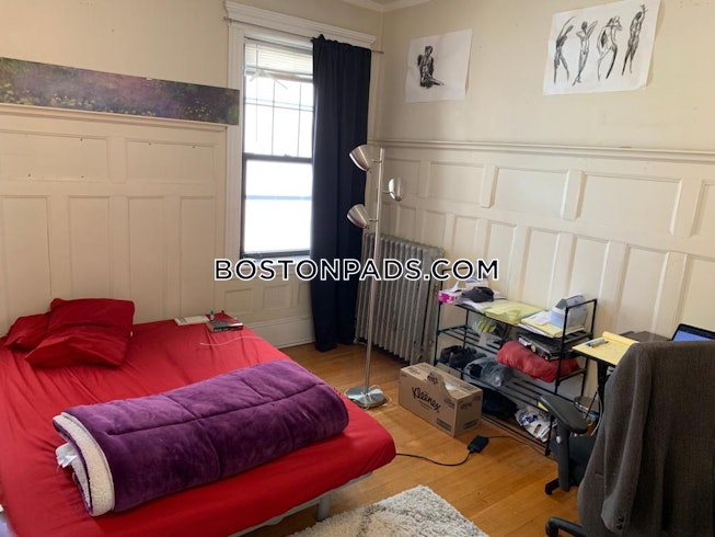 Brookline - $5,900 /mo