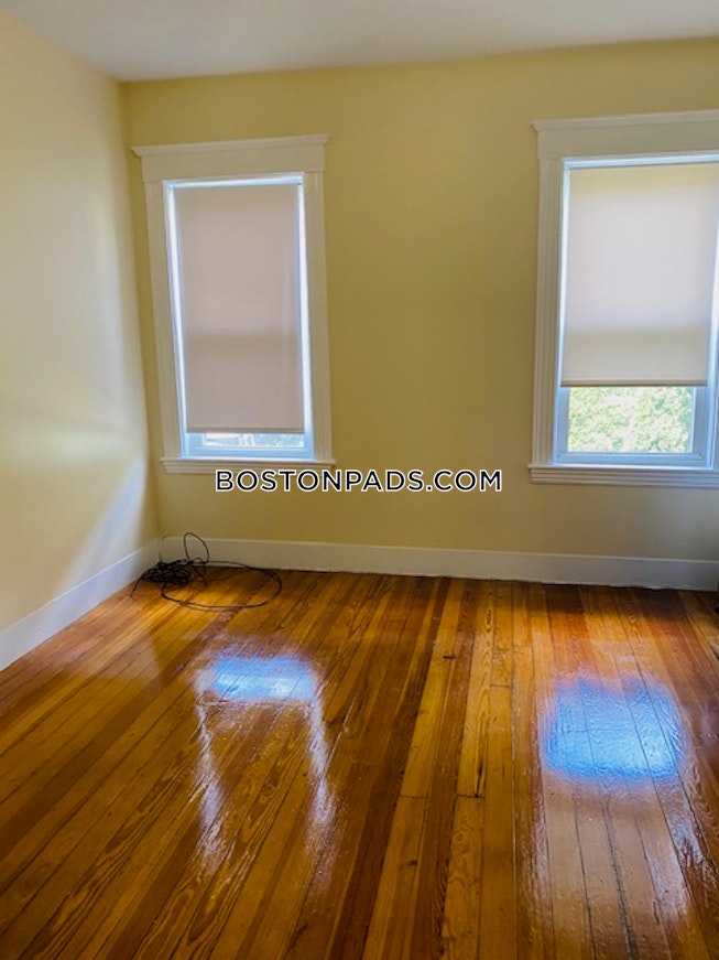 Boston - $4,000 /mo