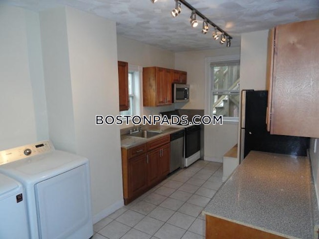 Somerville - $3,985 /mo