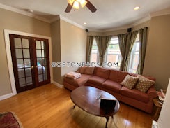 Boston, $5,400/mo