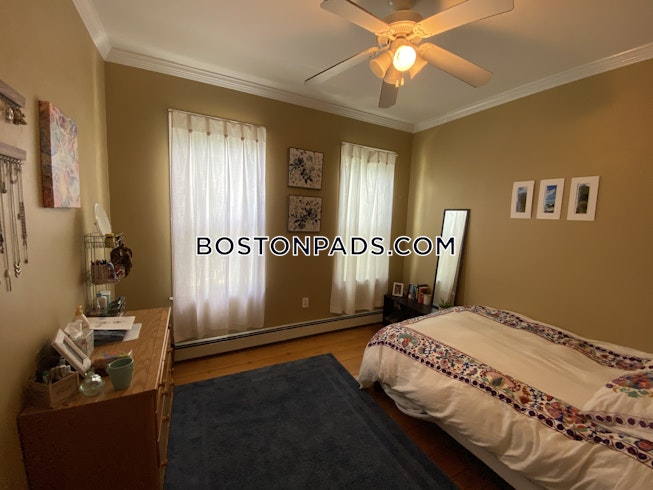 Boston - $5,200 /mo