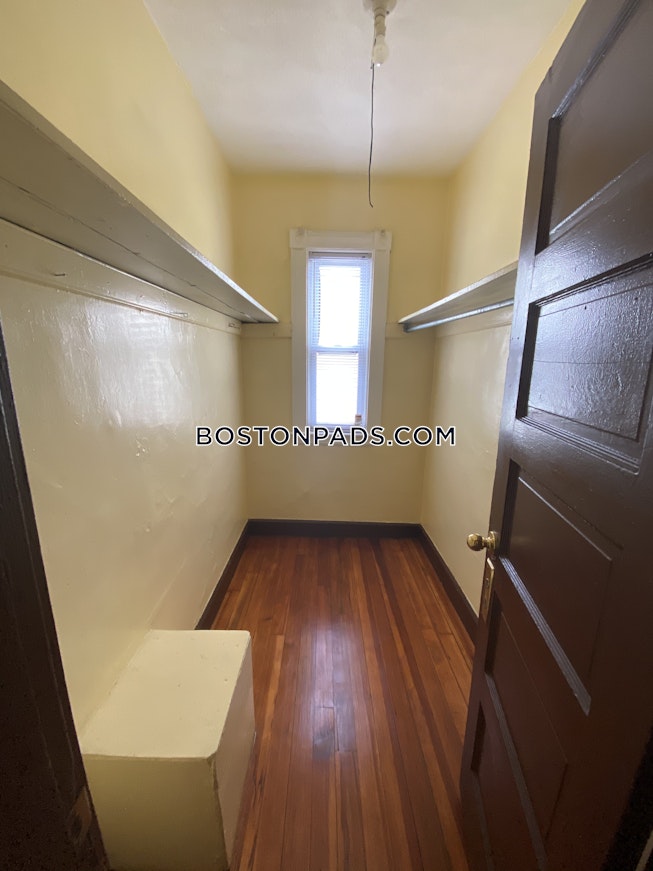 Boston - $2,300 /mo