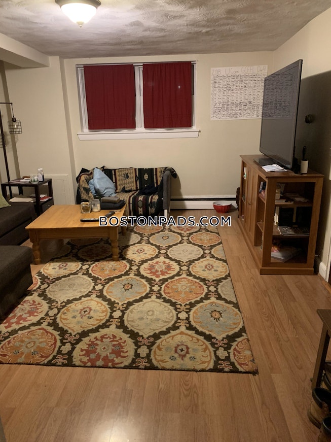 Boston - $2,750 /mo