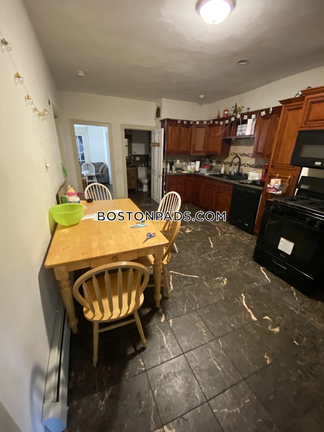 Boston - $2,100 /mo