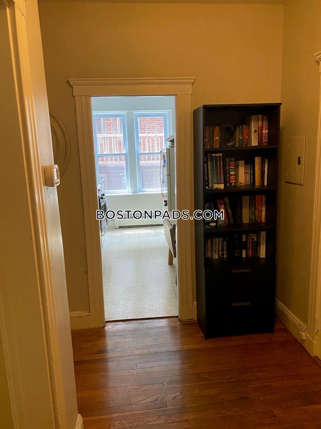 Boston - $2,000 /mo