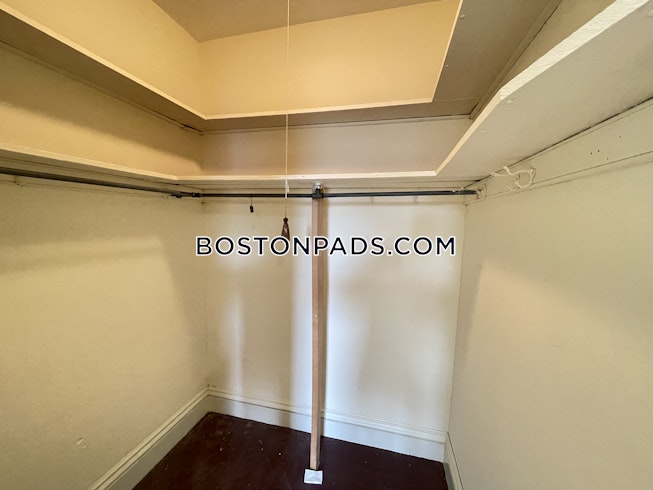 Boston - $2,750 /mo