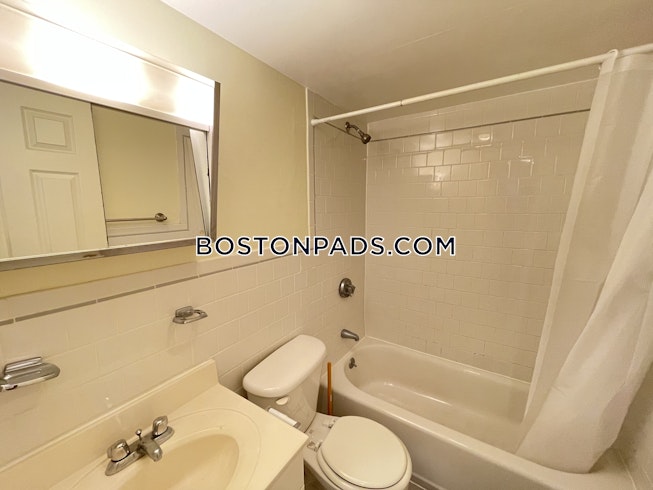 Boston - $2,450 /mo