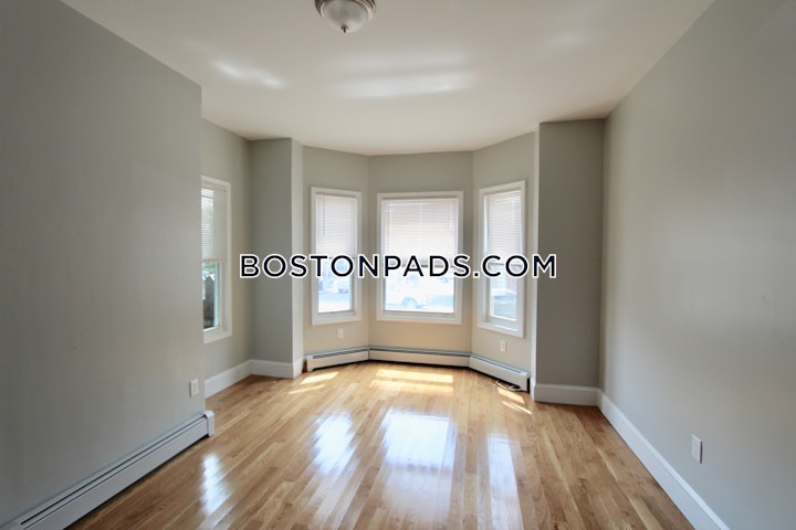 east-boston-apartment-for-rent-4-bedrooms-2-baths-boston-3800-4630715 