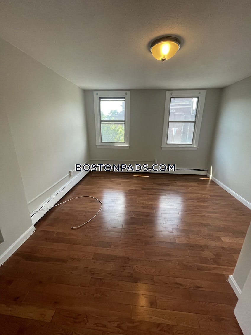 Boston - $2,400 /month