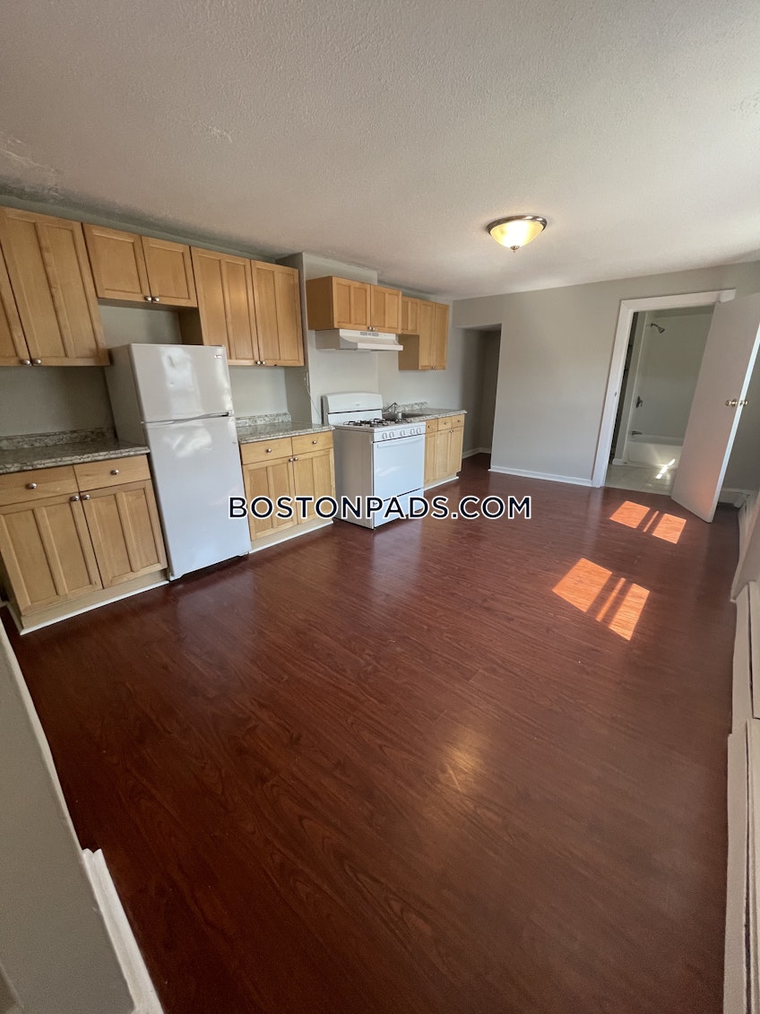 Boston - $2,400 /month