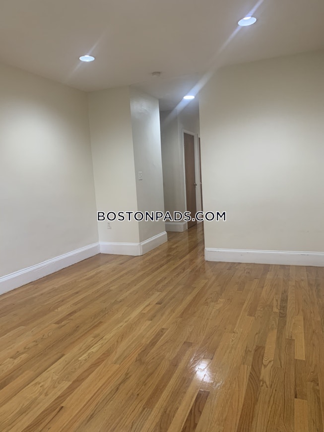 Roxbury Crossing - $1,950 /mo