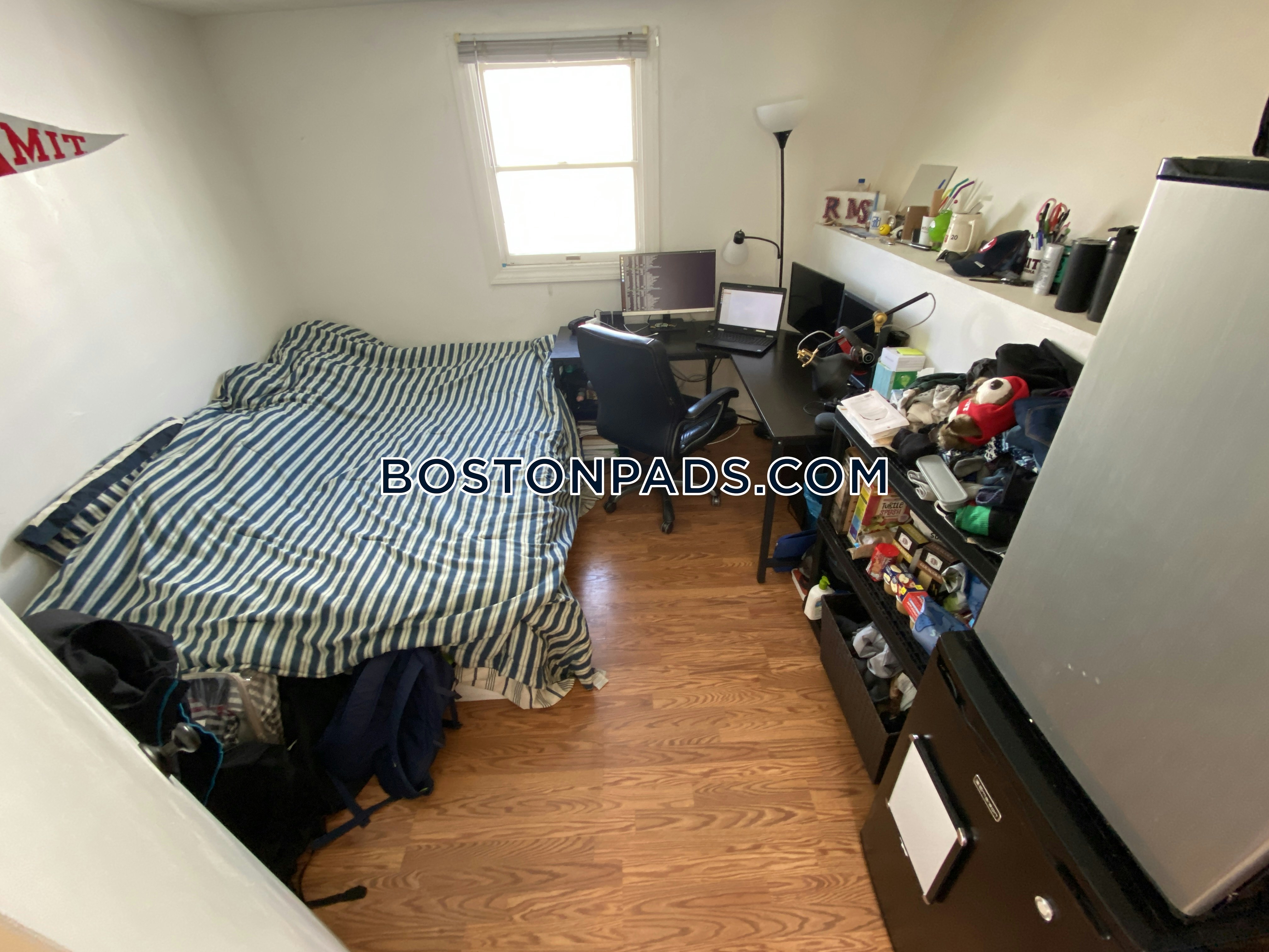 Cambridge - $3,300