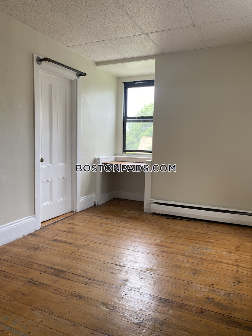 Cambridge - $2,700 /month