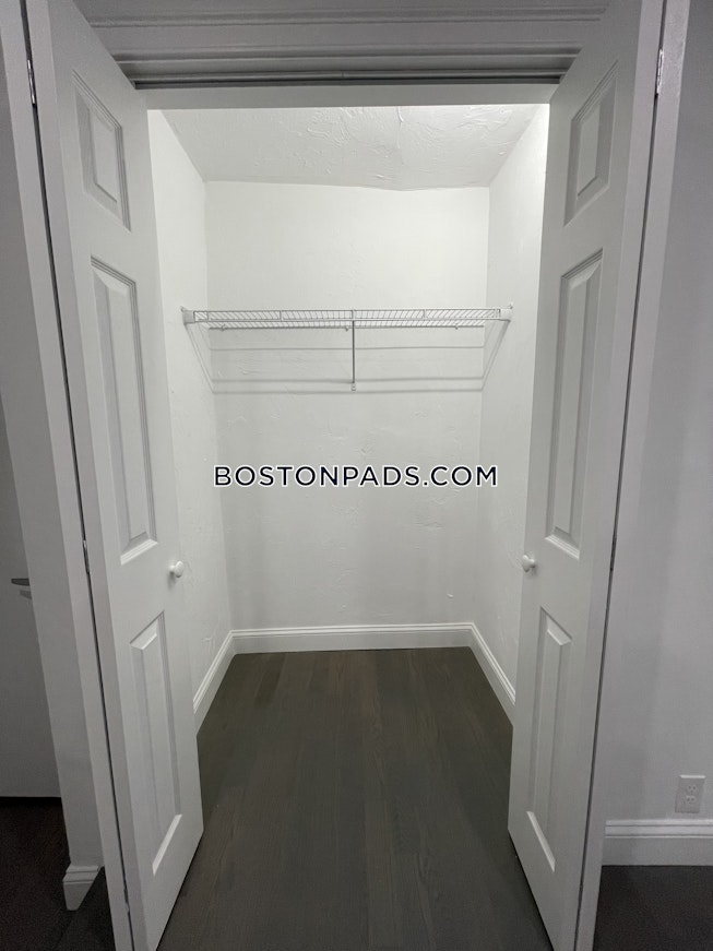 Boston - $2,700 /mo