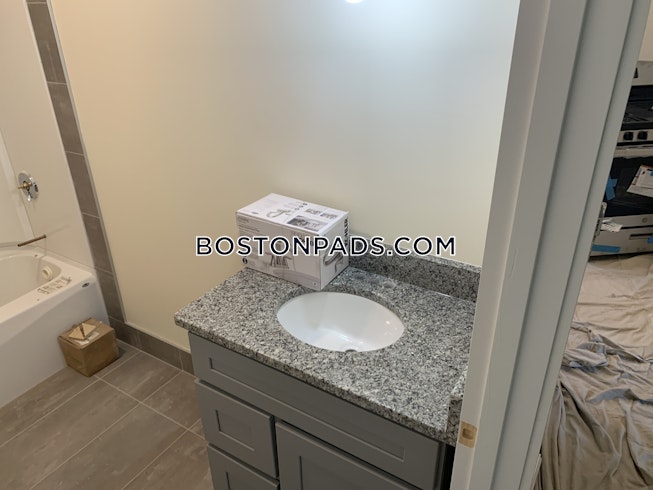 Brookline - $3,300 /mo