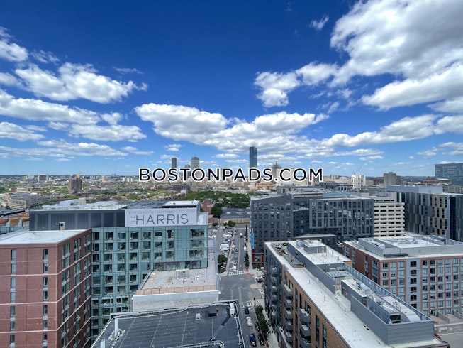 Boston - $3,305 /mo