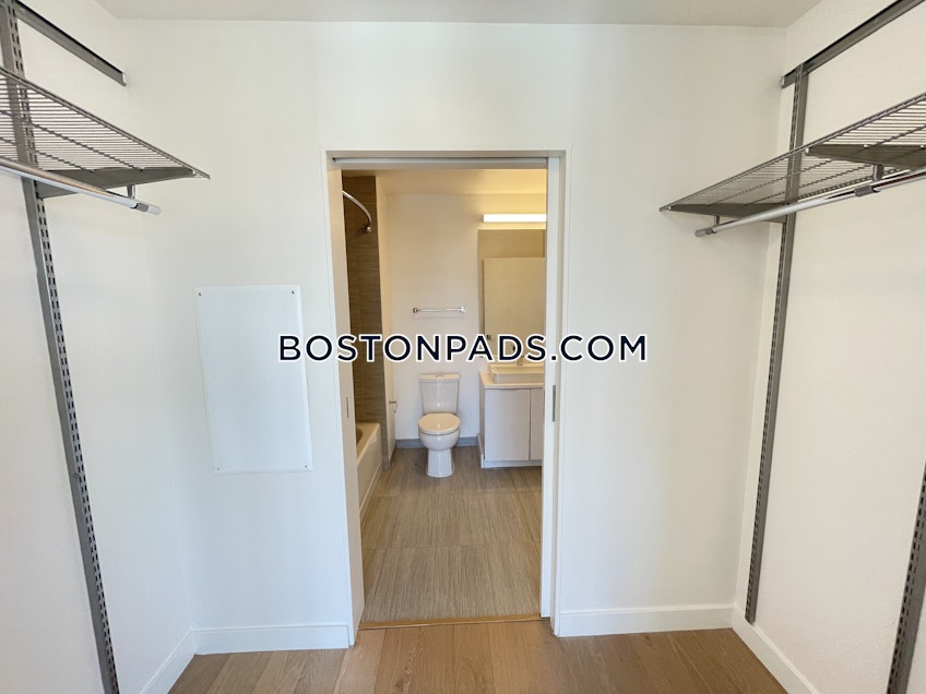 Boston - $3,305 /month