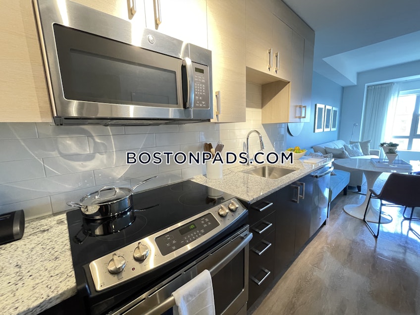 Boston - $3,924 /month