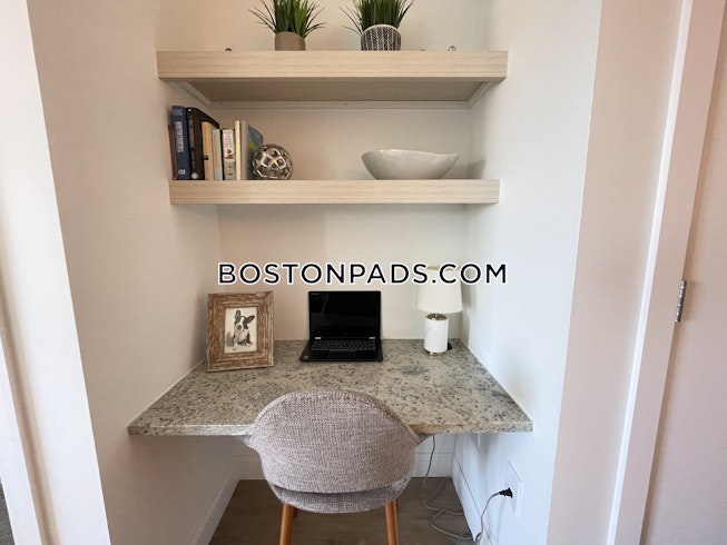 Boston - $3,827 /mo