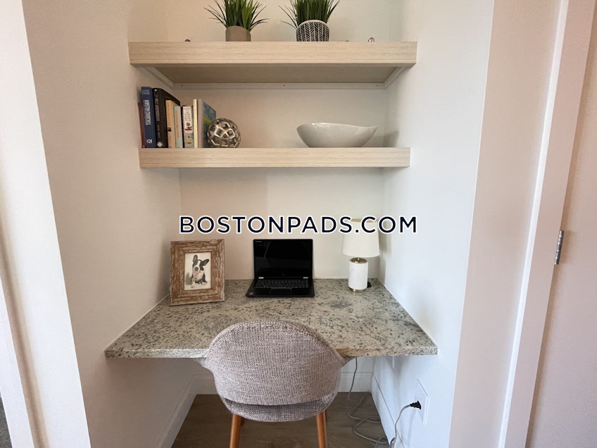 Boston - $3,815 /month