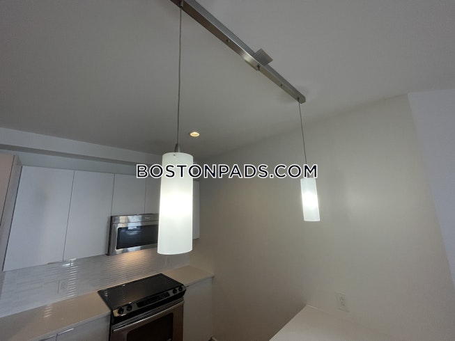 Boston - $4,614 /mo