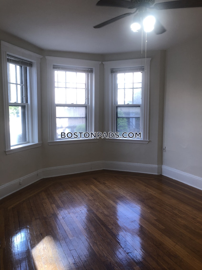 Boston - $2,400 /month