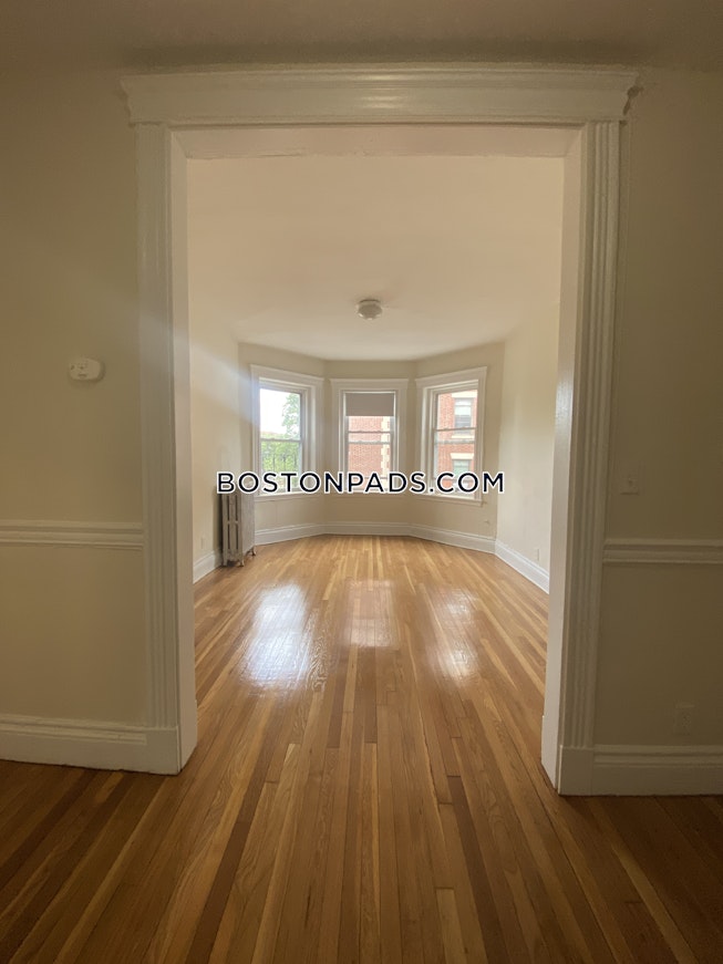 Boston - $2,175 /mo