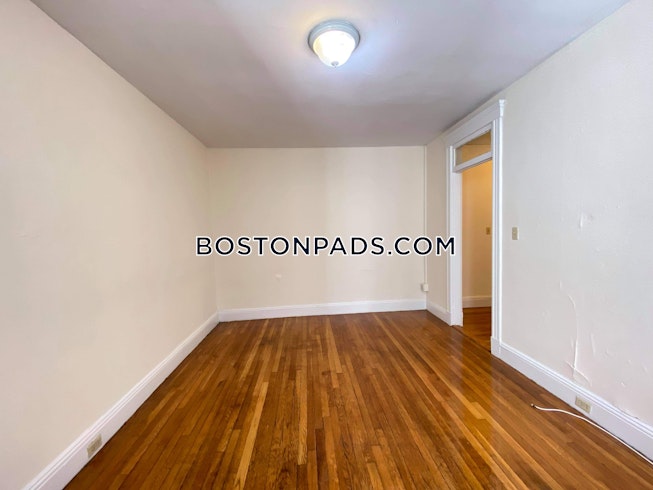 Boston - $1,700 /mo