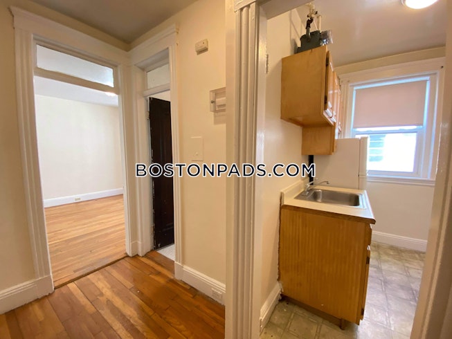 Boston - $1,700 /mo