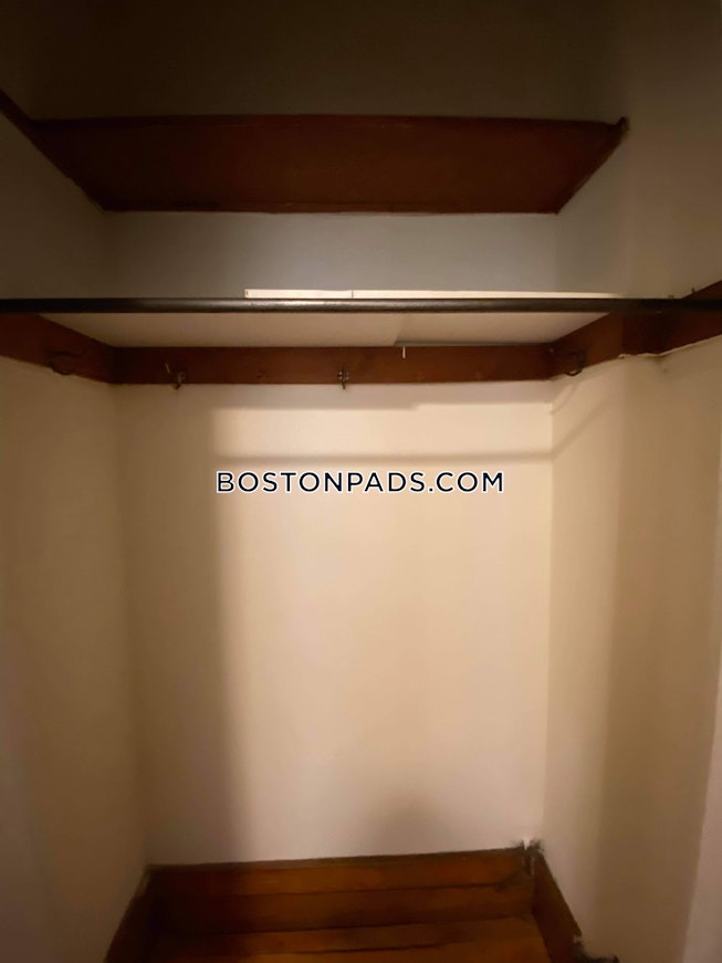 Boston - $1,700 /mo