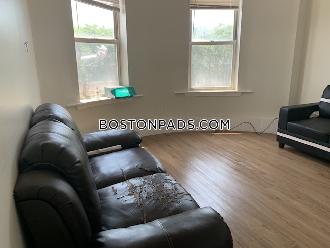 Boston - $2,800 /mo